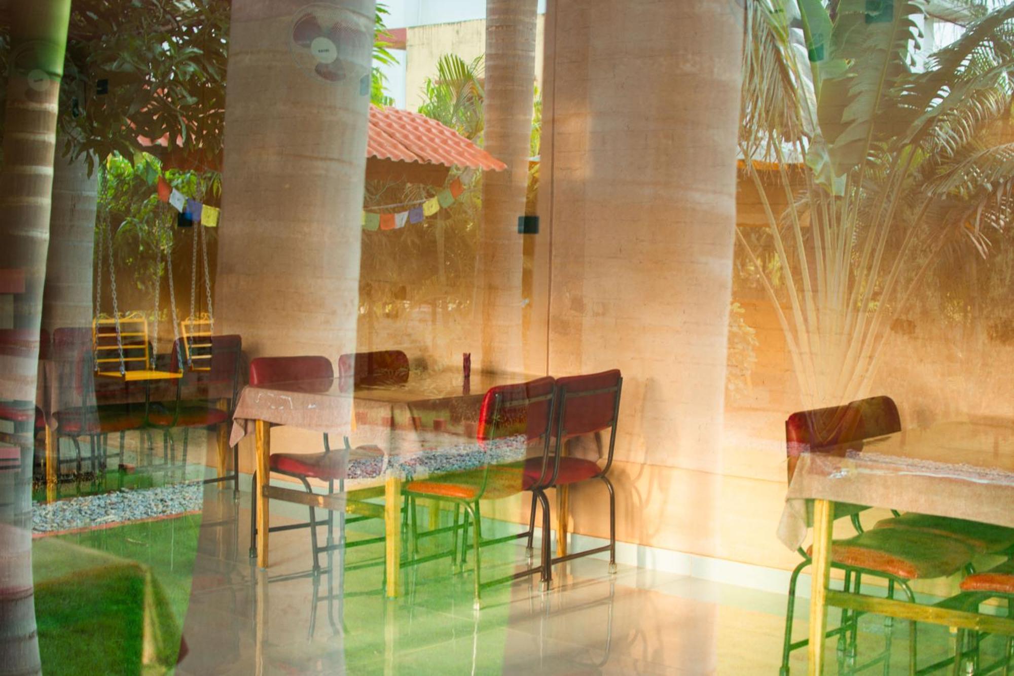 Galaxy Guest House Bhairāhawā Buitenkant foto