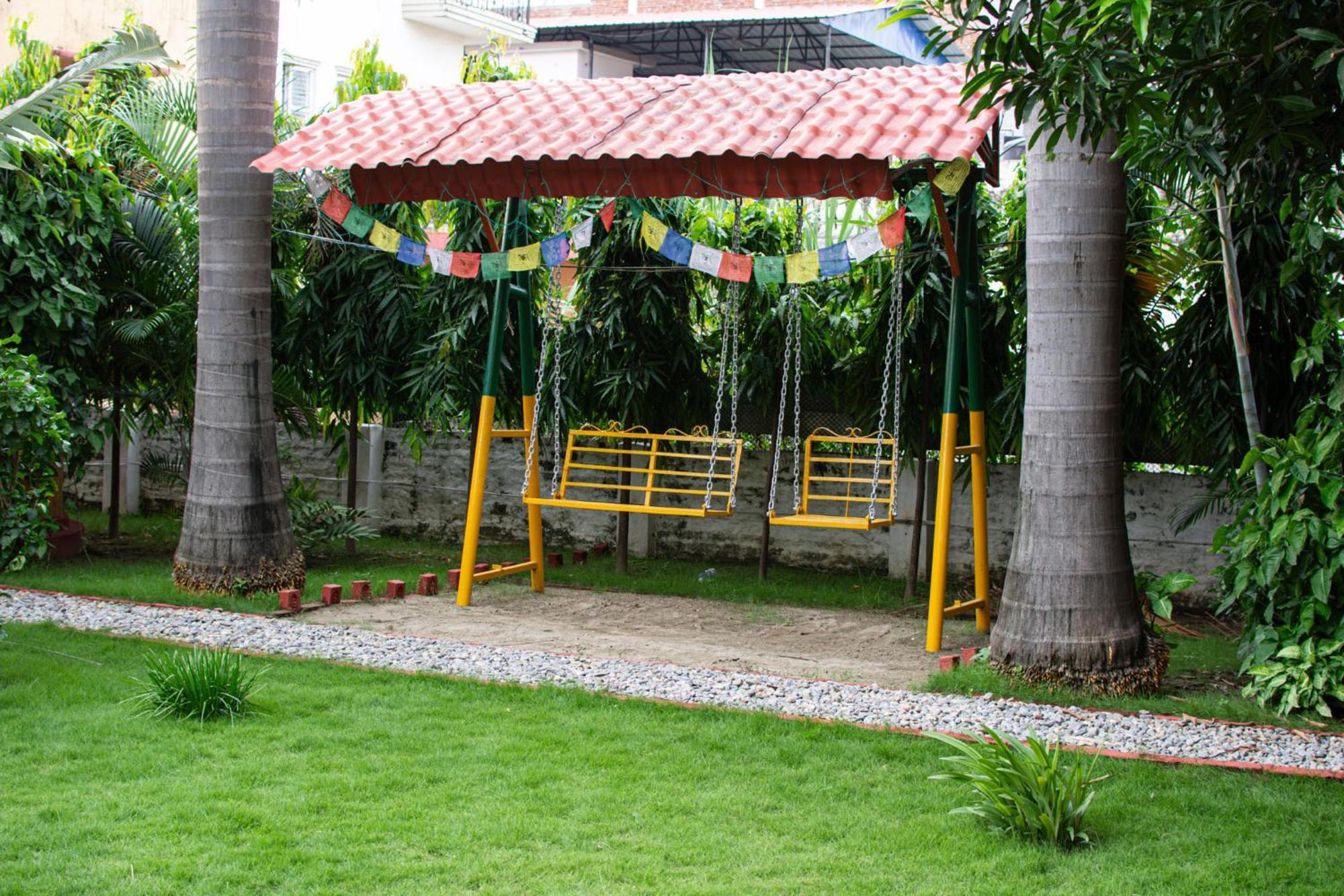 Galaxy Guest House Bhairāhawā Buitenkant foto