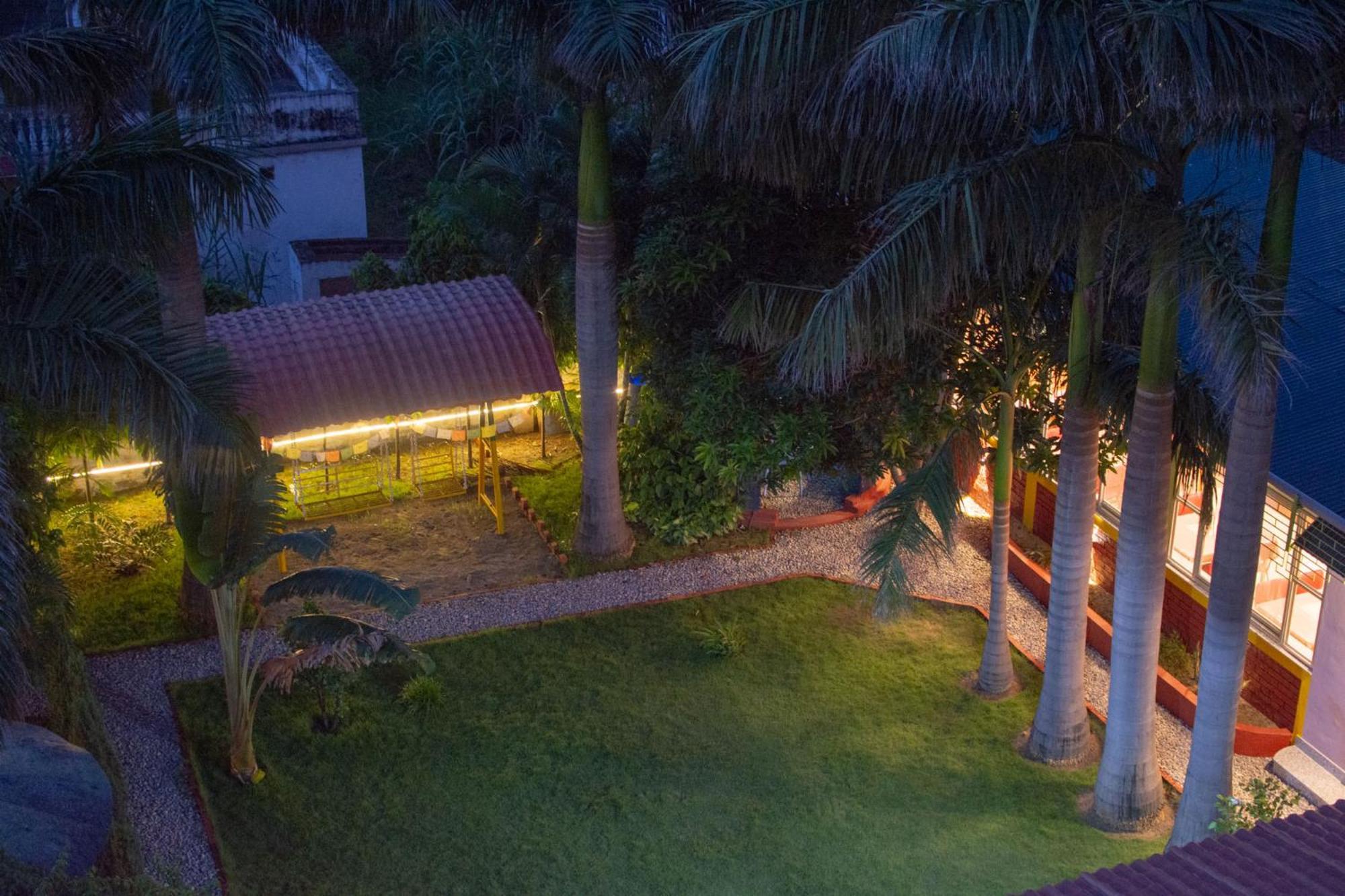 Galaxy Guest House Bhairāhawā Buitenkant foto