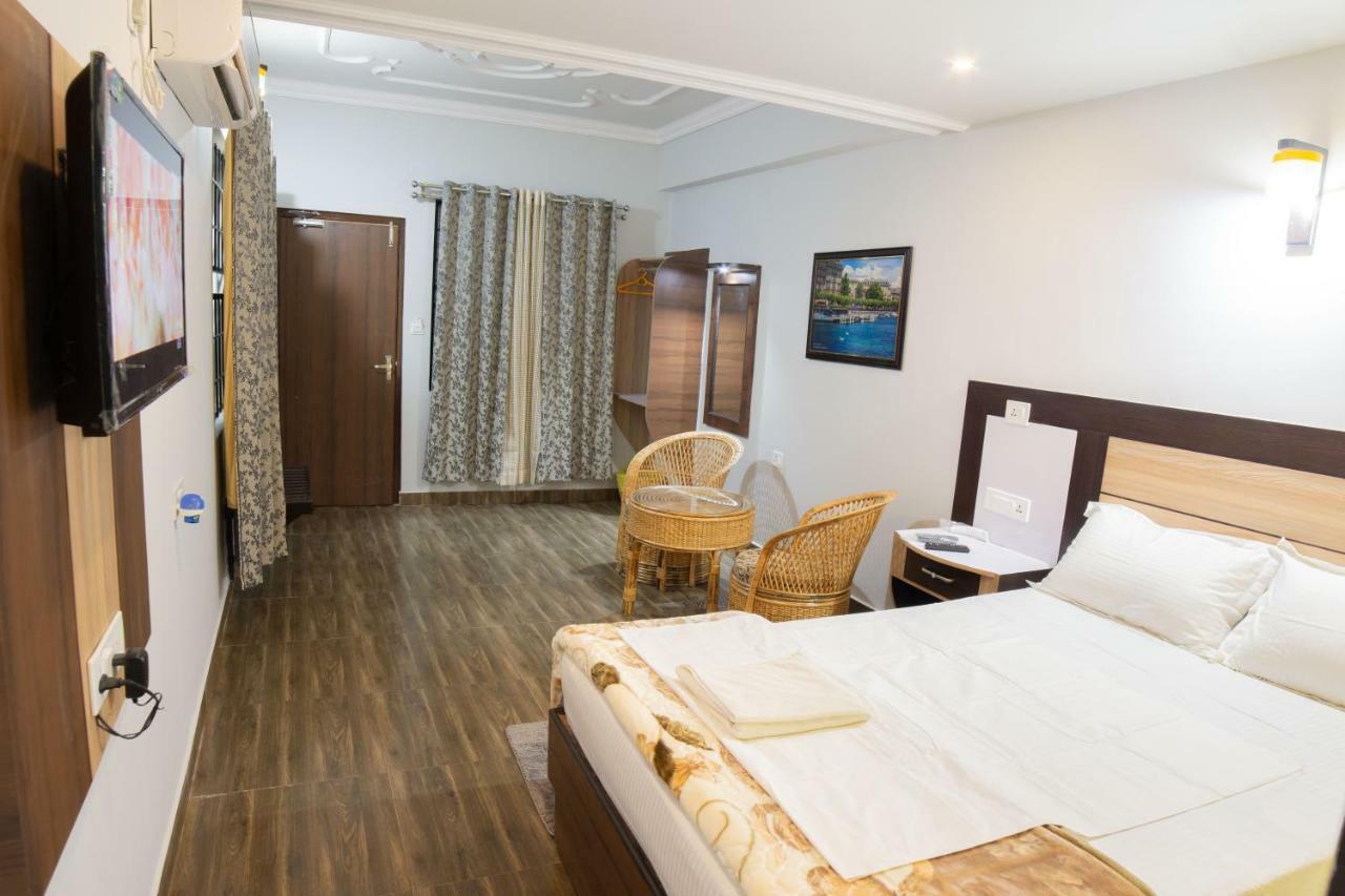 Galaxy Guest House Bhairāhawā Buitenkant foto