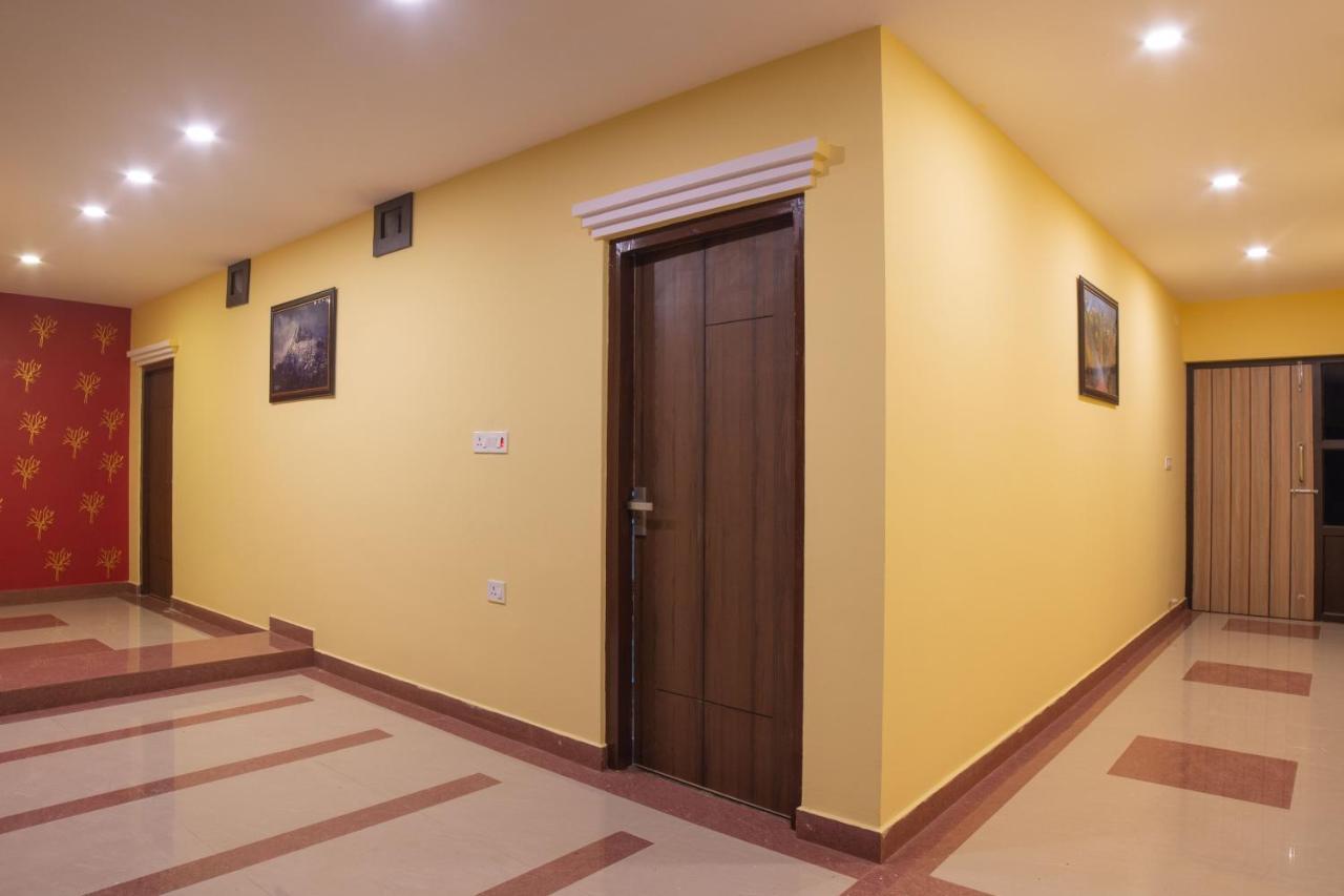 Galaxy Guest House Bhairāhawā Buitenkant foto