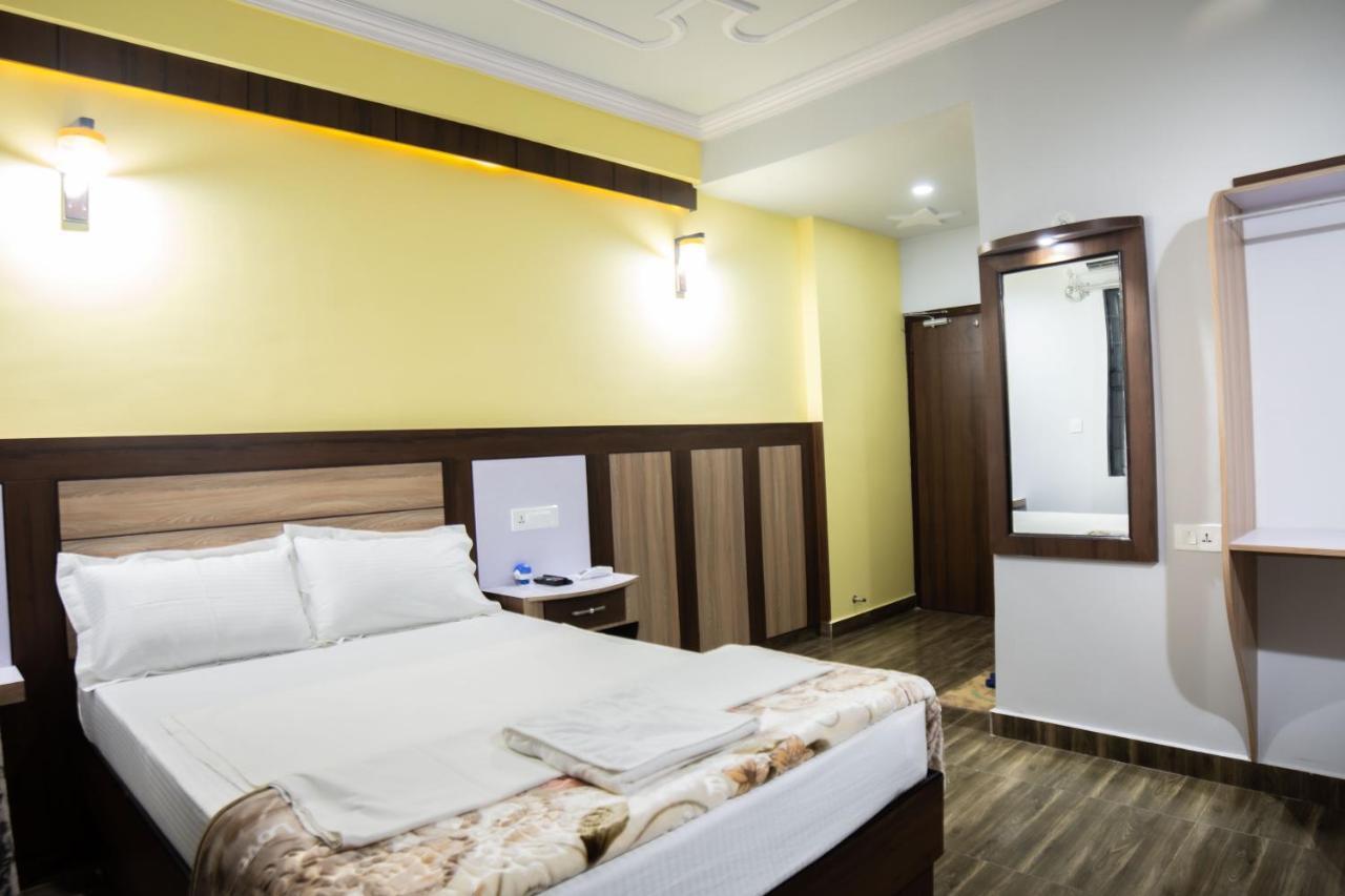 Galaxy Guest House Bhairāhawā Buitenkant foto